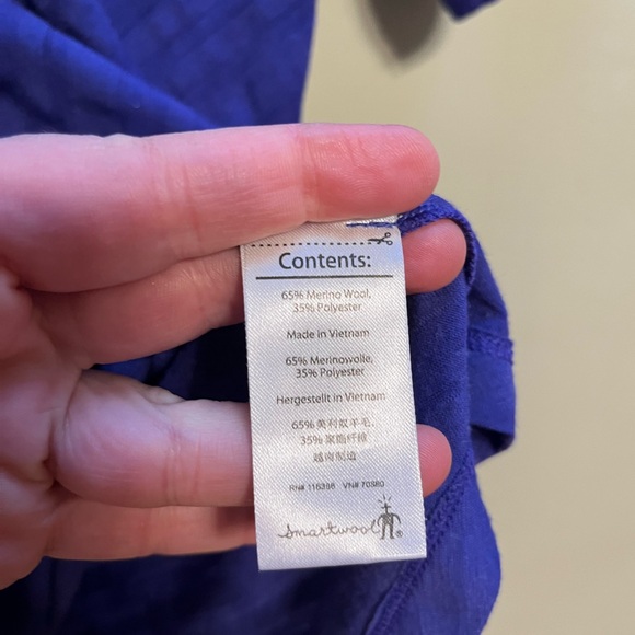 Smartwool v-neck t-shirt size large - Picture 11 of 13